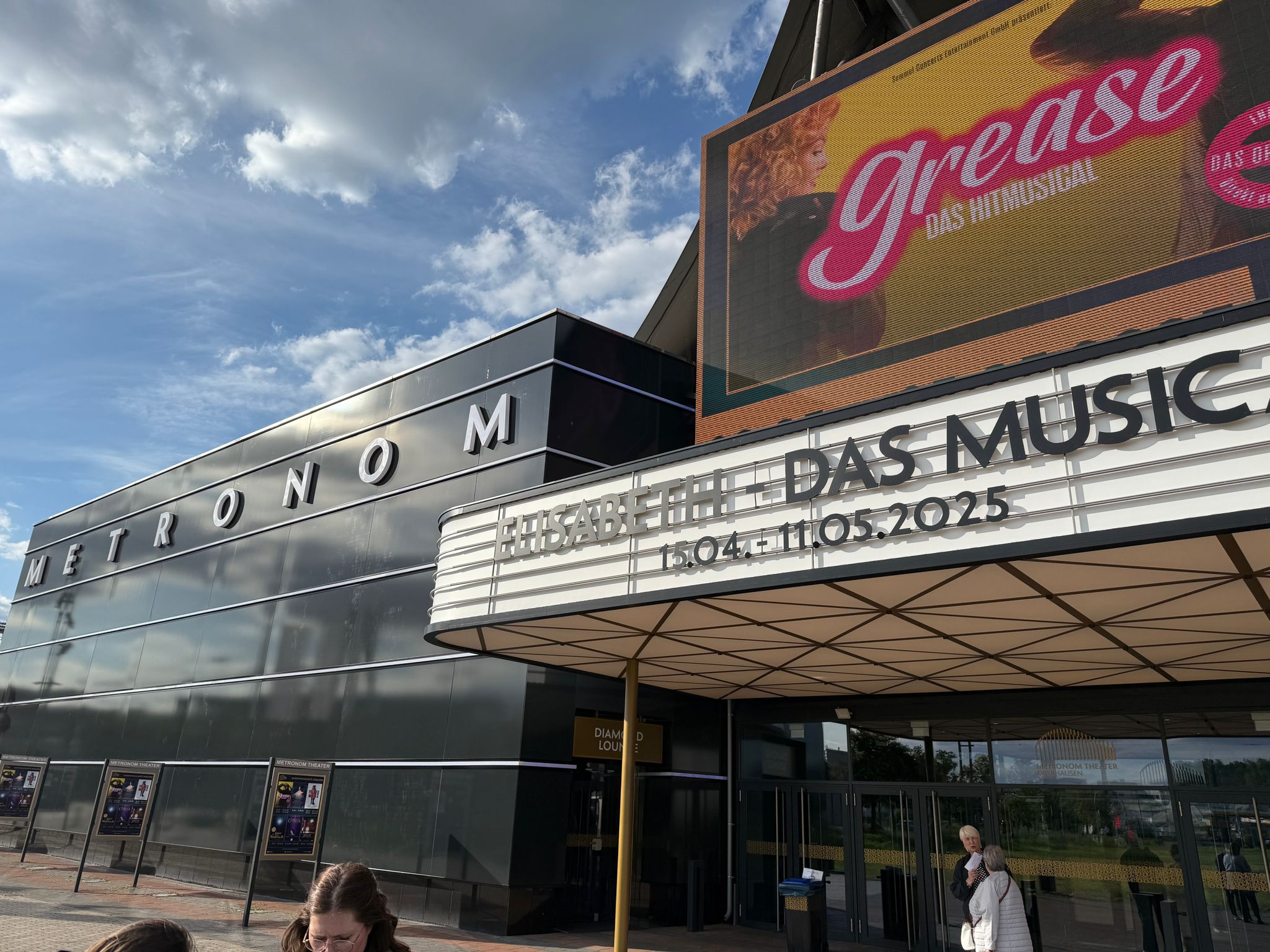 Glanzvolle Wiedereröffnung – Unser Besuch im Metronom Theater bei "Elisabeth – Das Musical"